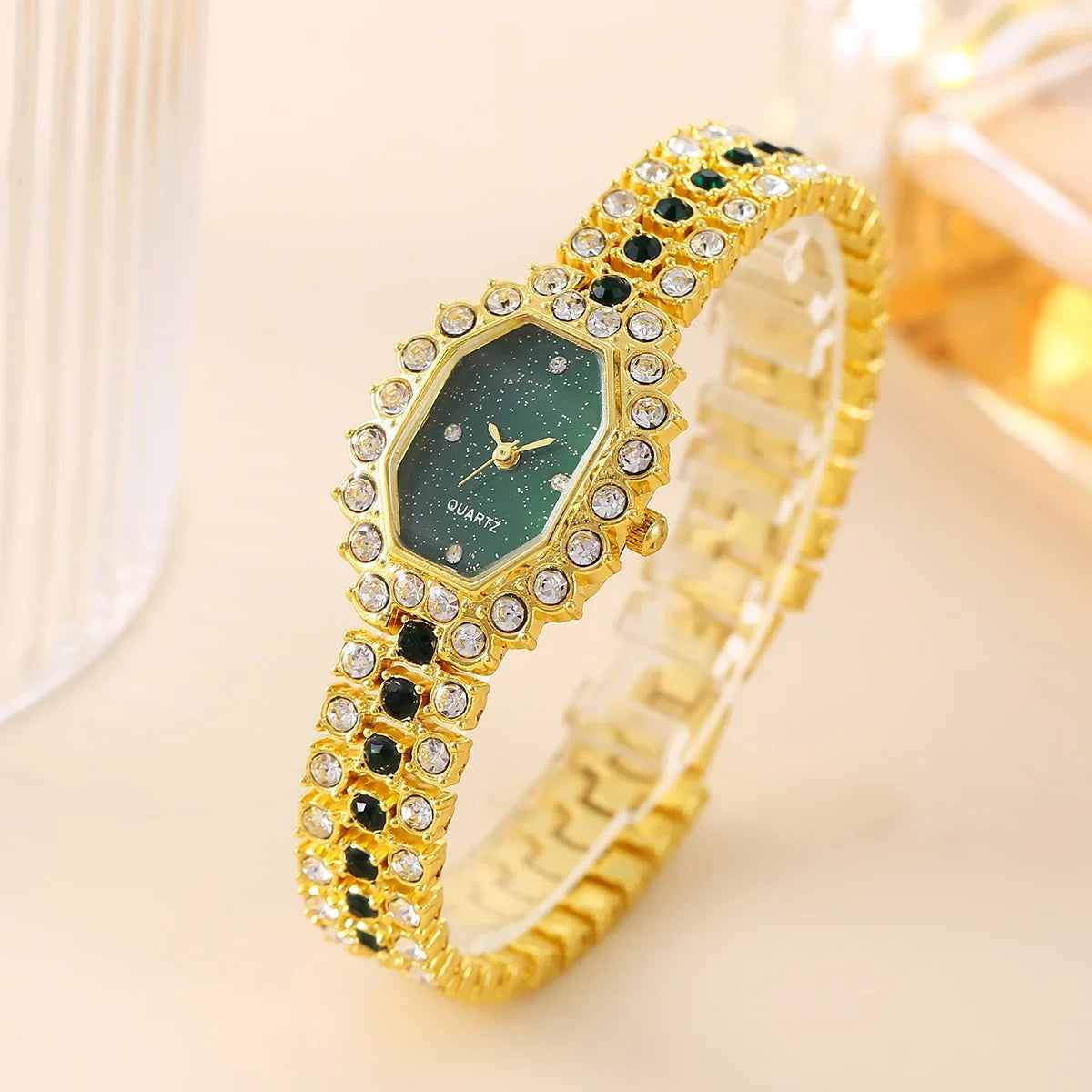 Luxury Quartz Gold Bracelet Watch: Fashion Gift for Ladies