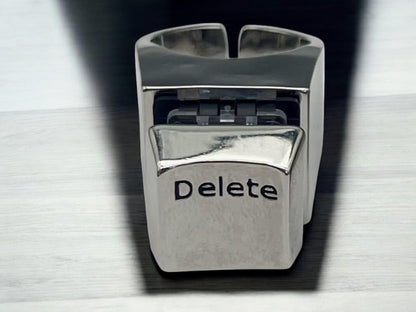 Adjustable Keyboard Key Ring – Delete Key Jewelry for Tech Fans