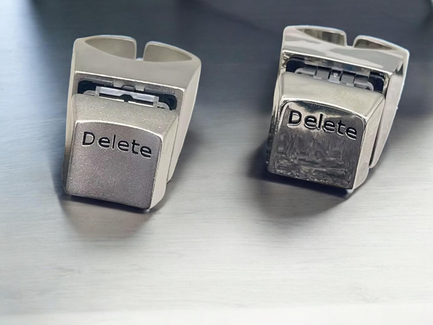 Adjustable Keyboard Key Ring – Delete Key Jewelry for Tech Fans